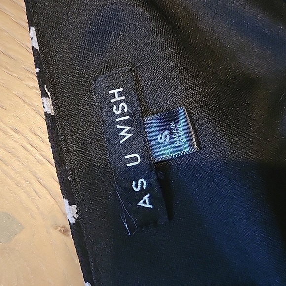 As U Wish Black And White Floral Romper Size Small - Picture 2 of 4